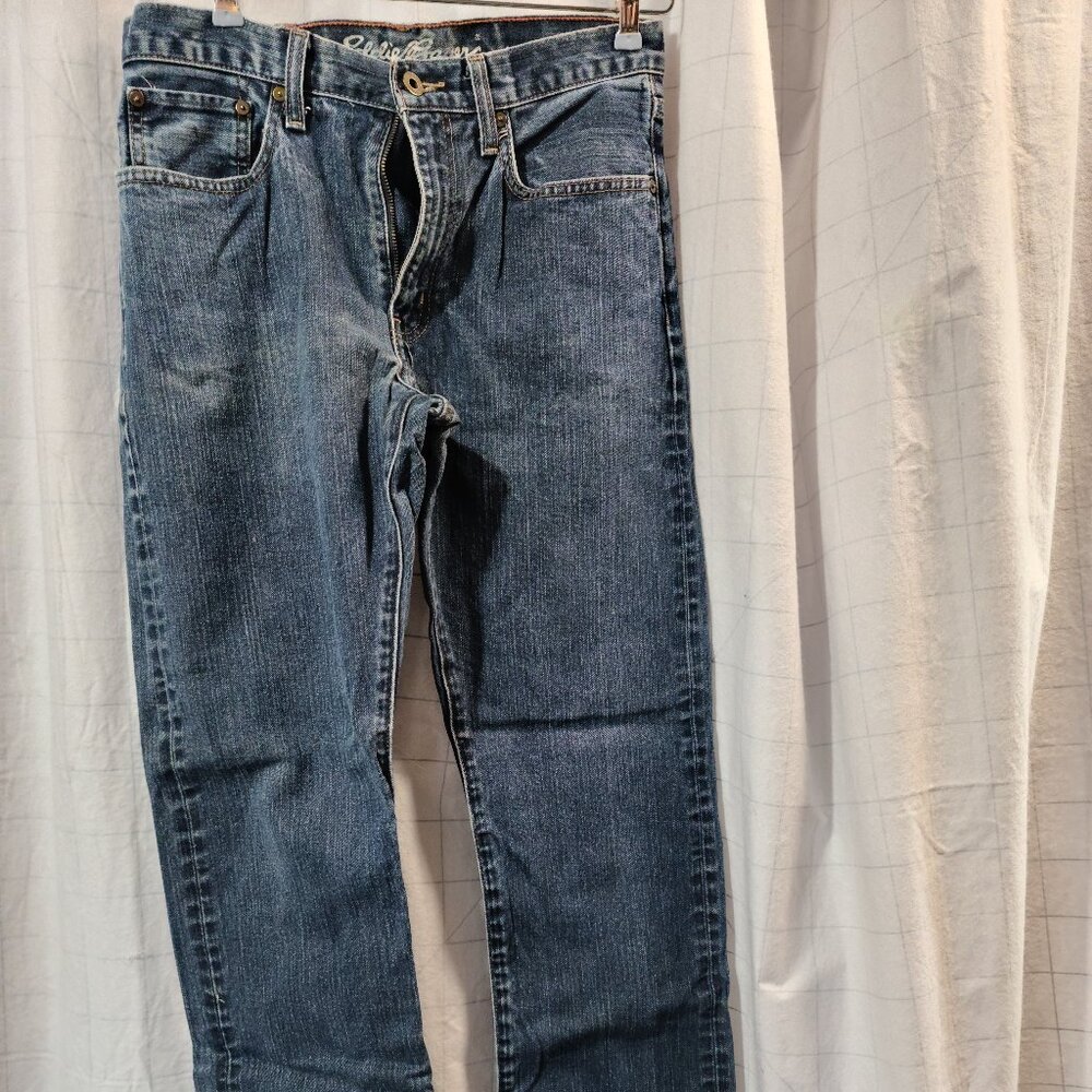 Eddie Bauer Ladies Straight Fit Blue Jeans, size 30x32, Indigo Blue